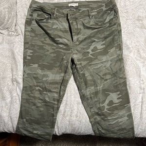 LOFT Camo Skinny Pants